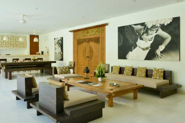 Seminyak villas close to shops